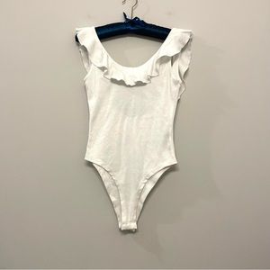 White sleeveless ruffle open back‎ bodysuit size XS NEW